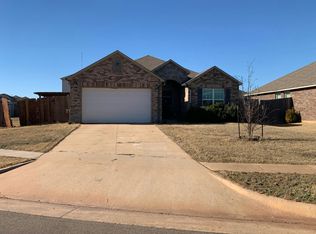 9637 Kindsey Ave, Moore, OK 73160
