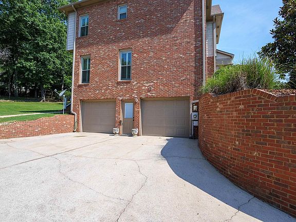 3rd image of 1184 Hibiscus Dr