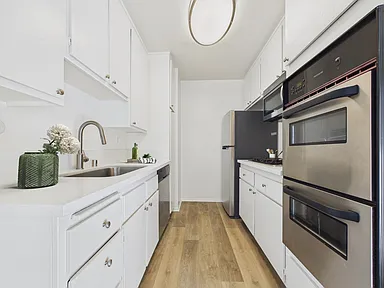 2 BR, 2 BA E