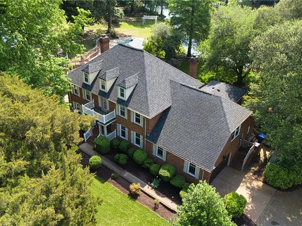 1713 Lovetts Pond Ln, Virginia Beach, VA 23454