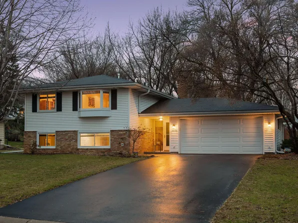 10100 Zenith Rd, Bloomington, MN 55431