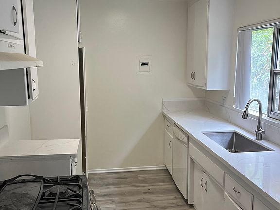 2nd image of 818 12th St #7