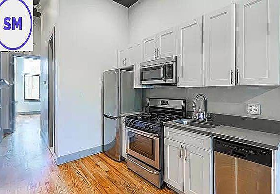 2nd image of 204 Irving Ave APT 2L