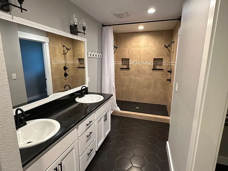 1670 Westwind Cir — Photo 40