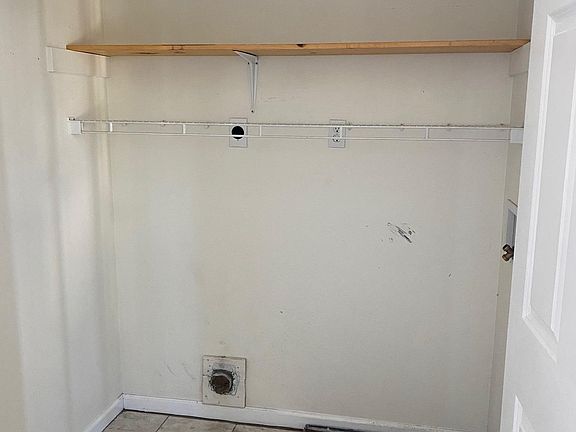 Washer / dryer hook-up