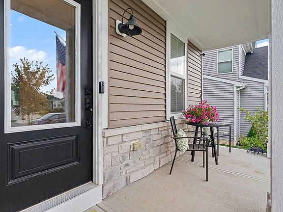 3rd image of 1531 Woodline Ct