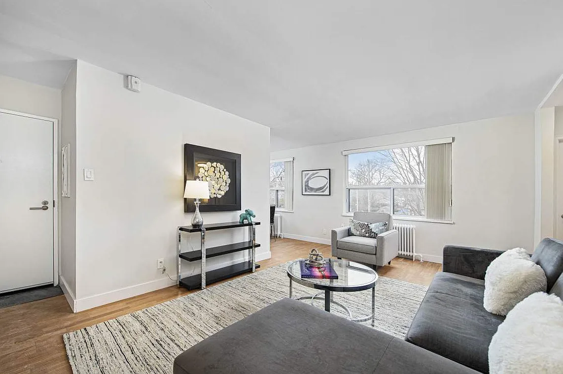 9 Stag Hill Dr. — Photo 4