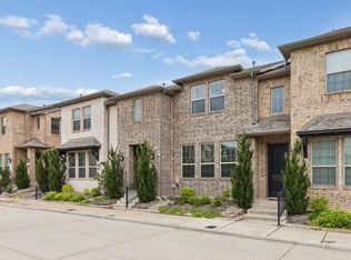 911 Ponds Edge Ln, Euless, TX 76040