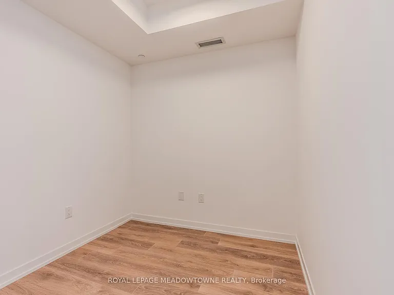2485 Eglinton Ave W #913 — Photo 6