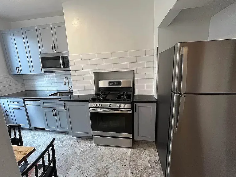 83 Cornelia St #3 — Photo 7