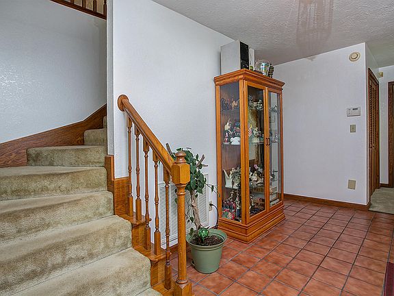 Lovely entry with tile floor