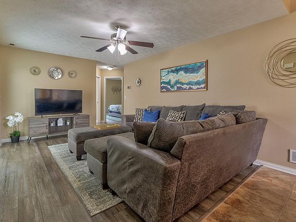 3rd image of 4140 Shadwell Dr