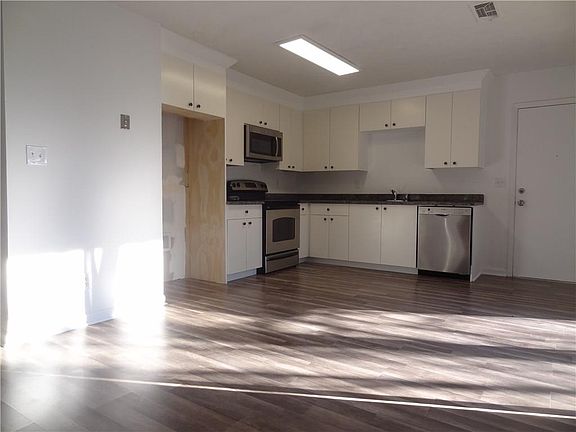 5th image of 3105 Cadiz Cir