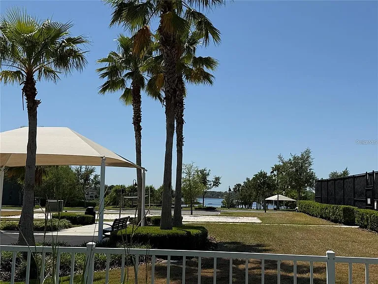 15221 Sunrise Grove Ct — Photo 29