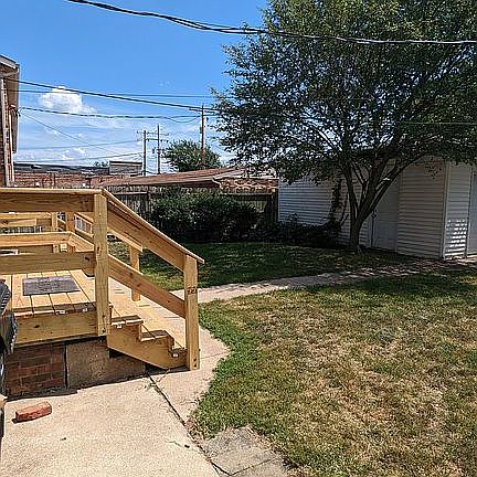 3rd image of 307 Robinhood Ln APT W