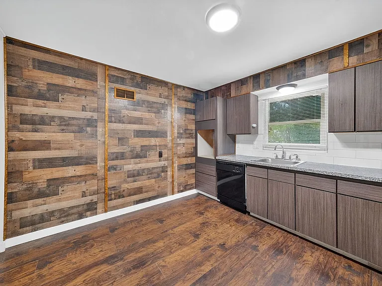 5638 Helen Ave — Photo 11