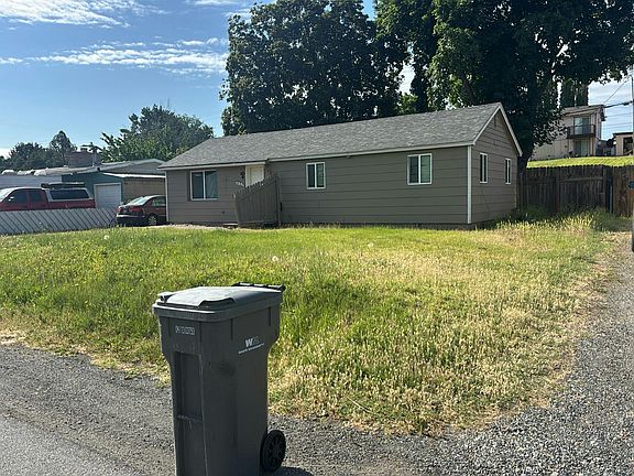 2nd image of 7221 W Arrowhead Ave