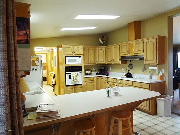 Casual Eating Counter