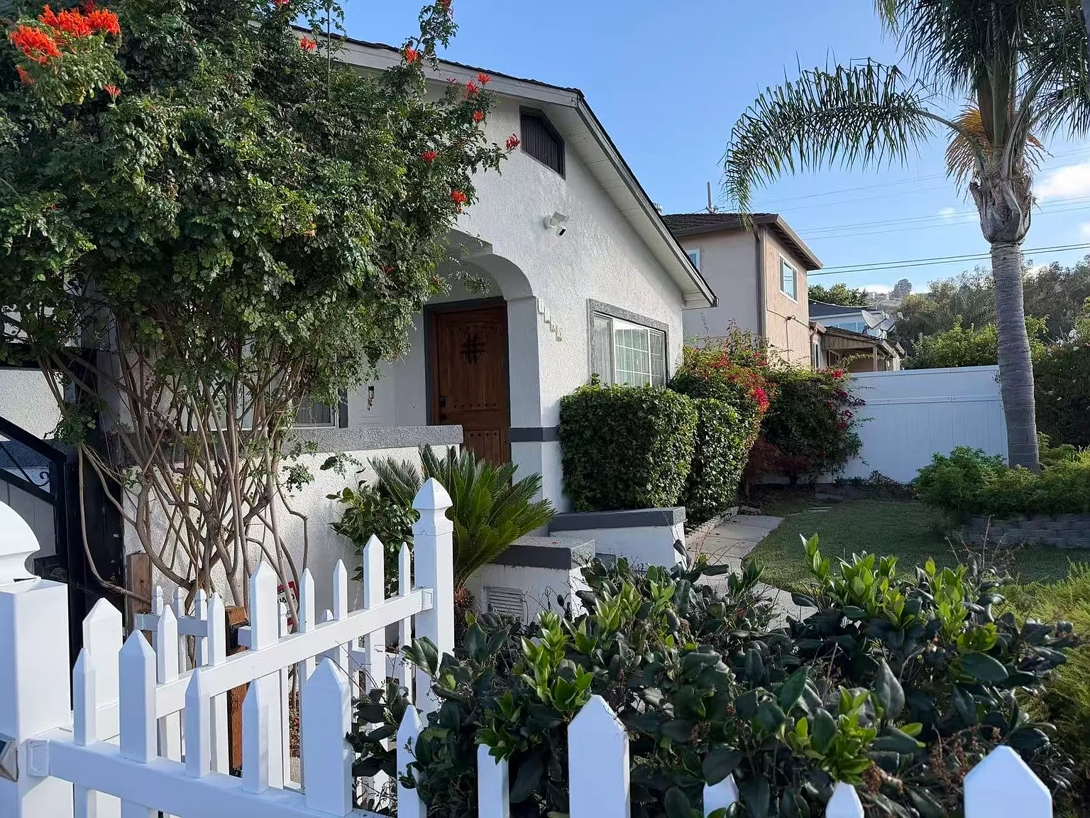 3 bed, 1298 sqft, $3,600 — Photo 2