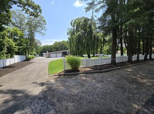 455 Miller Place Rd, Miller Place, NY 11764