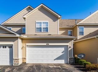 1412 Lakes Circle Dr, Columbus, OH 43240