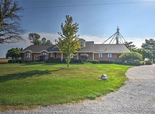 390 S North St, Argenta, IL 62501