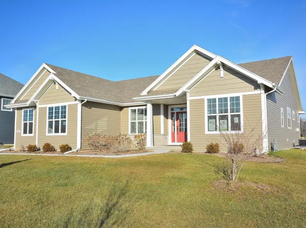 7830 West Preserve PARKWAY, Mequon, WI 53097
