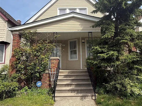 2617 Belmont St, Hamtramck, MI 48212