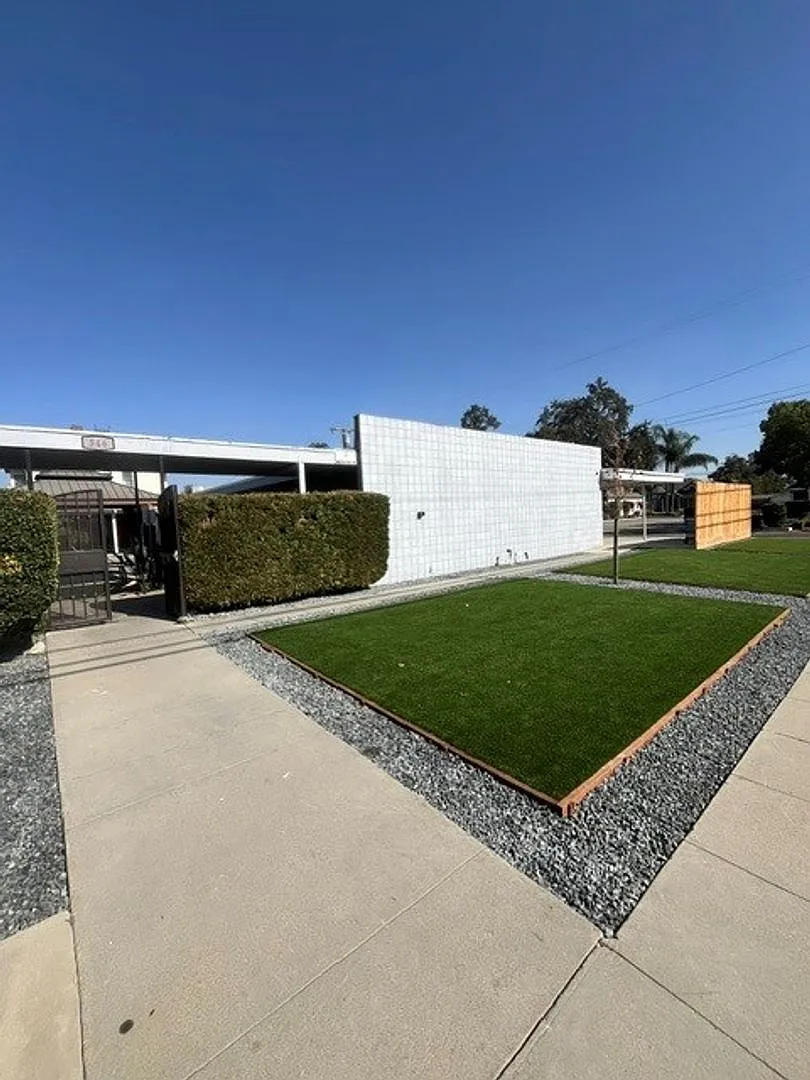 Timelark Apartments — Photo 2