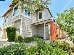 300 Lake Brook Ct, Martinez, CA 94553