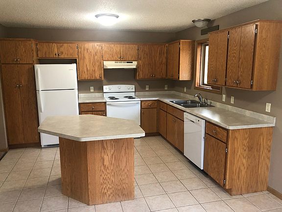 5th image of 528 8th Ave S #1