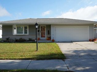 2827 S 20th St, Sheboygan, WI 53081