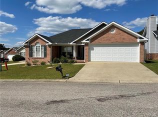8209 Meadowlake Village Dr, Northport, AL 35473