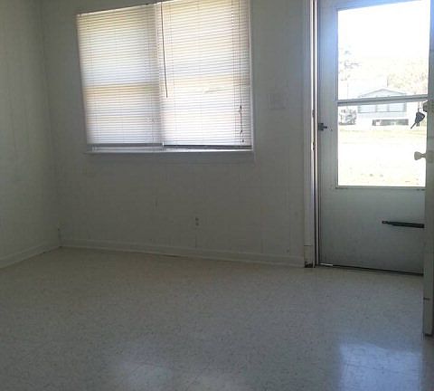 2nd image of 334 Franklin St
