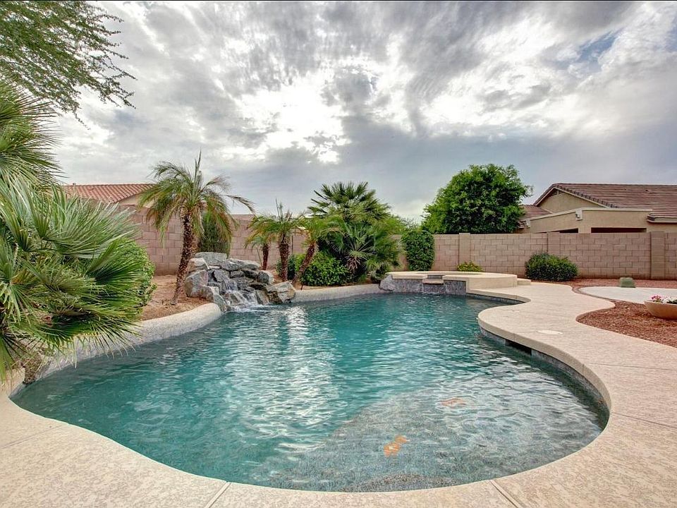 1st image of 17567 W Desert Sage Dr