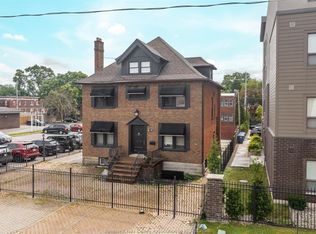 961 Ouellette Ave #3, Windsor, ON N9A 4J5
