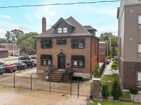 961 Ouellette Ave #2, Windsor, ON N9A 4J5