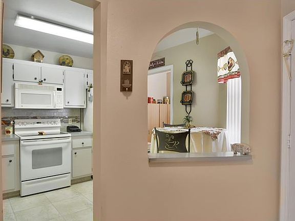4th image of 5052 Ernst Ct #18