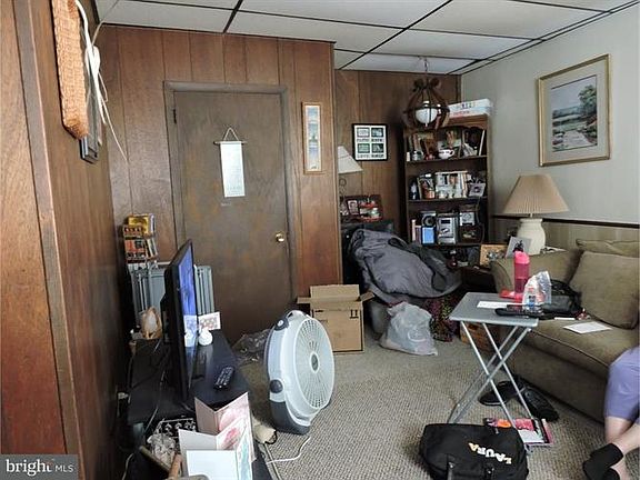 3rd image of 319 Oak St