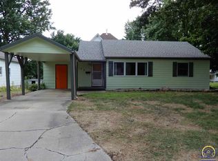 525 W 6th St, Holton, KS 66436