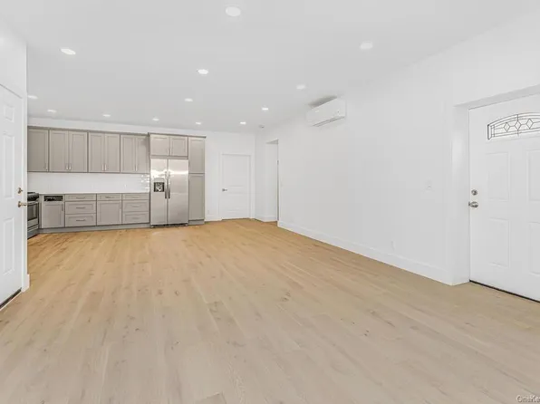 6140 Delafield Avenue image 11 of 36