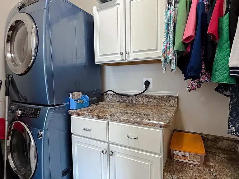 23687 Coventry Dr — Photo 31