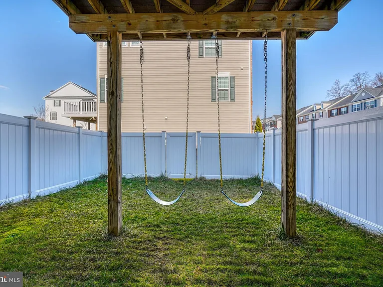 985 Morgan Run Rd — Photo 14