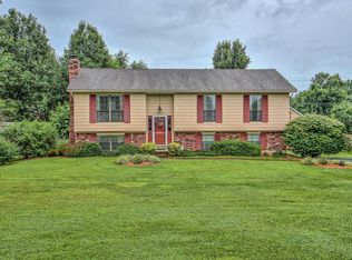 715 Dawson Hill Rd, Louisville, KY 40299