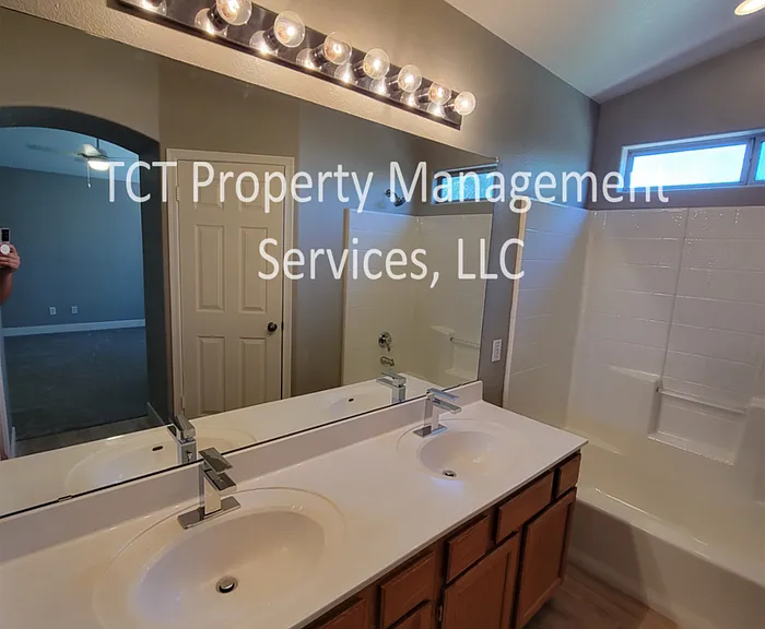 4610 E Meadow Dr — Photo 9