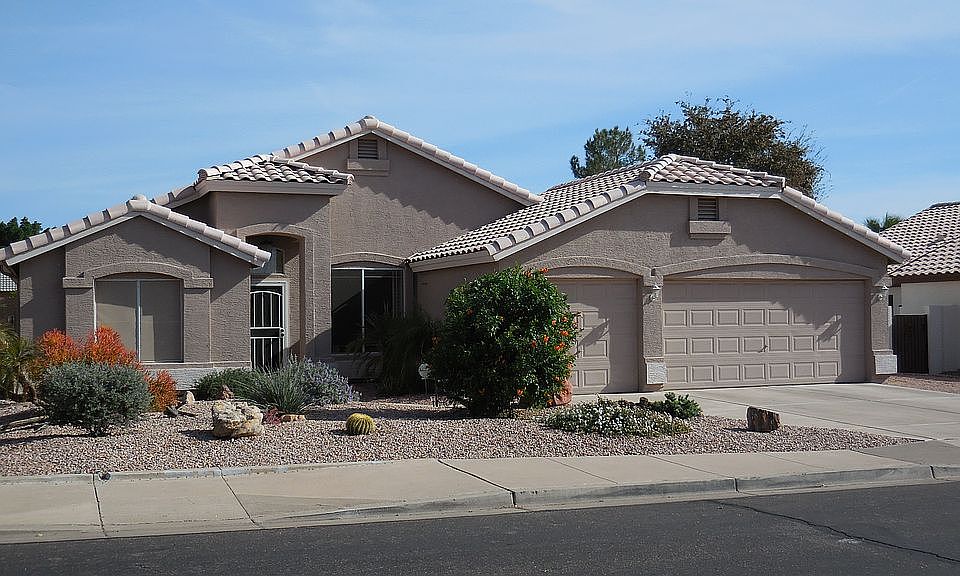 1st image of 633 N Vista Del Sol