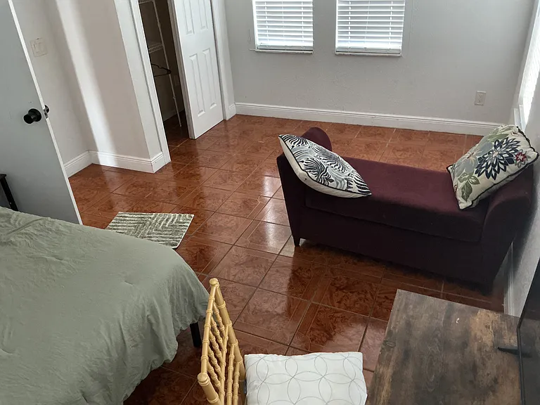 1381 Gladiolas Dr — Photo 2