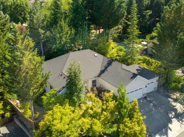 1119 NW Morgan Ln, Grants Pass, OR 97526