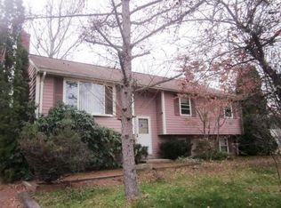 5 Lindsey Farm Ln, Attleboro, MA 02703