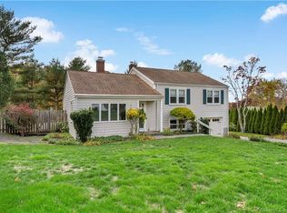 4 Woodvale Road Ext, Branford, CT 06405